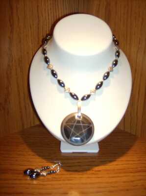 pics/necklacepenthematitesilver.jpg